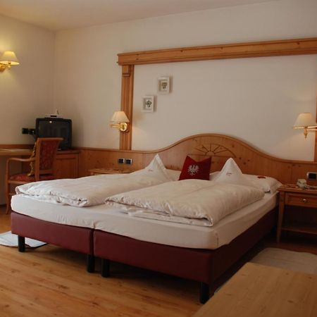 Hotel Flora Selva di Val Gardena Eksteriør bilde