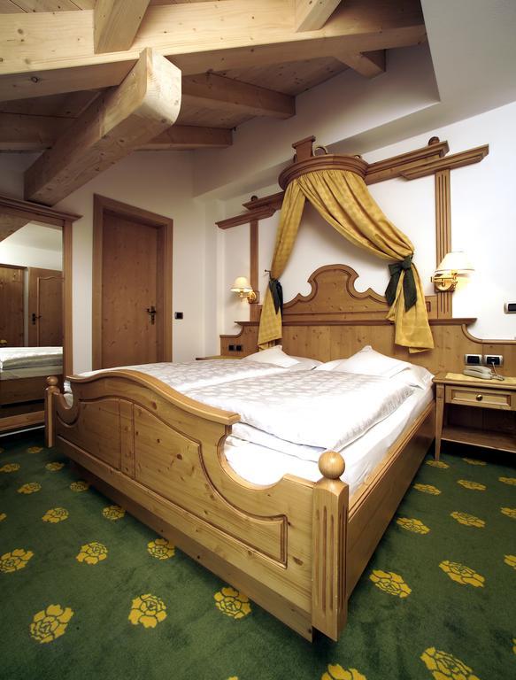 Hotel Flora Selva di Val Gardena Eksteriør bilde