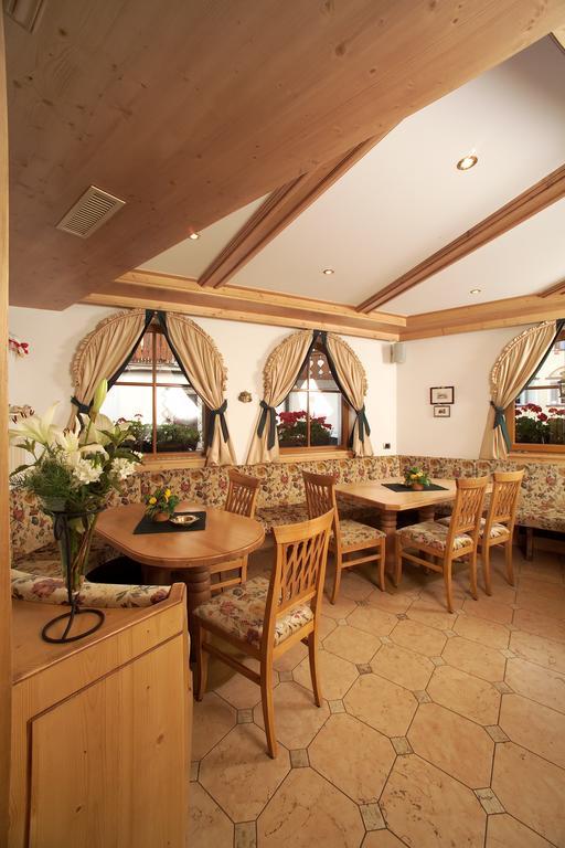 Hotel Flora Selva di Val Gardena Eksteriør bilde