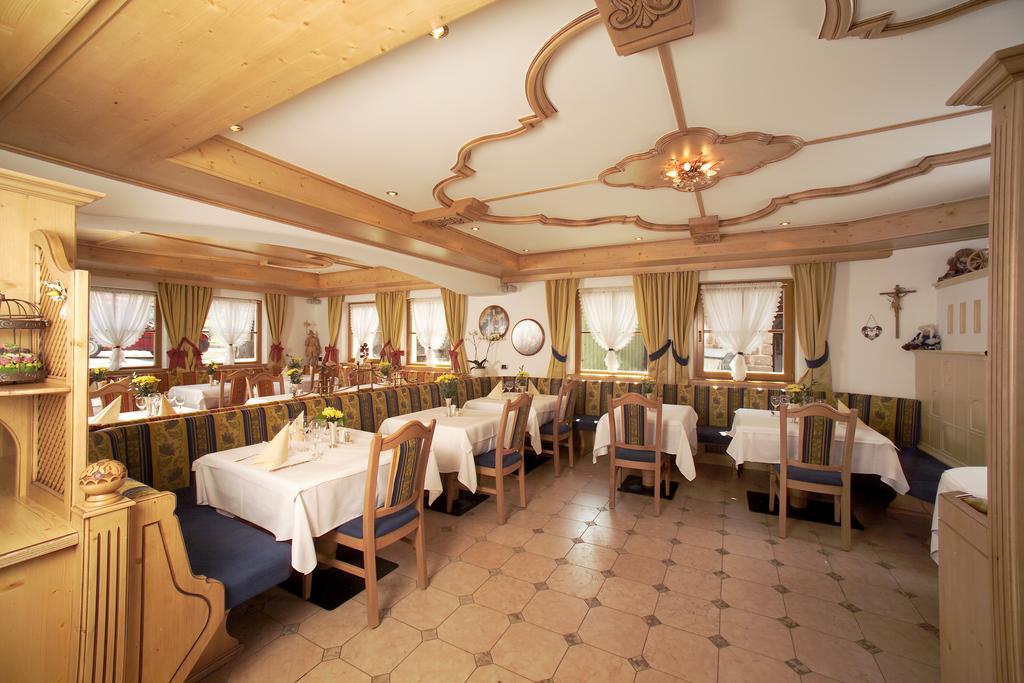 Hotel Flora Selva di Val Gardena Eksteriør bilde