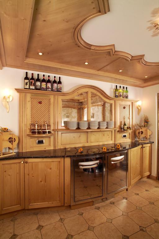 Hotel Flora Selva di Val Gardena Eksteriør bilde