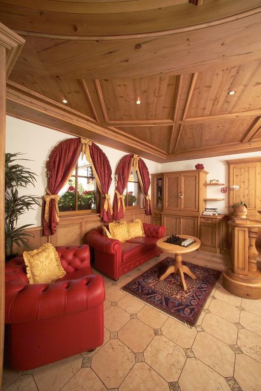 Hotel Flora Selva di Val Gardena Eksteriør bilde