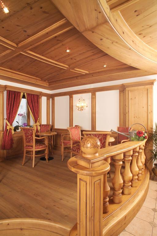 Hotel Flora Selva di Val Gardena Eksteriør bilde