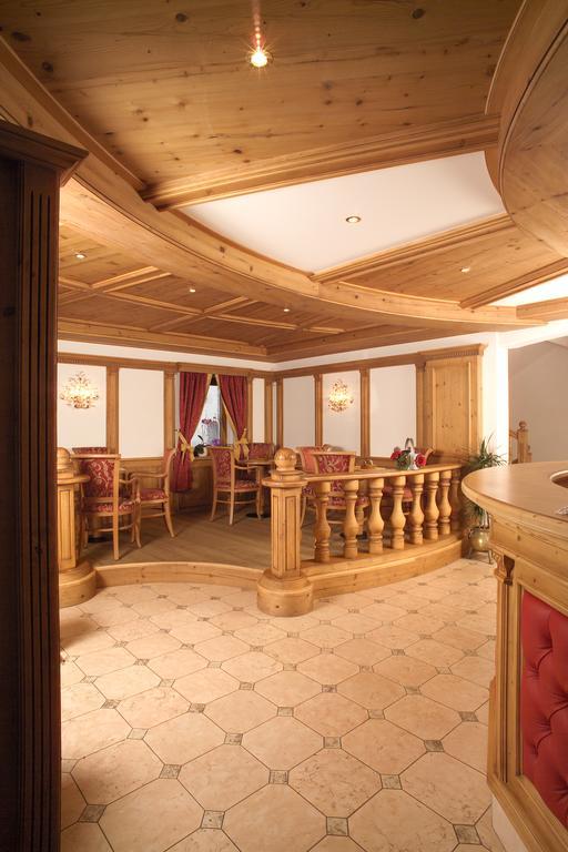 Hotel Flora Selva di Val Gardena Eksteriør bilde