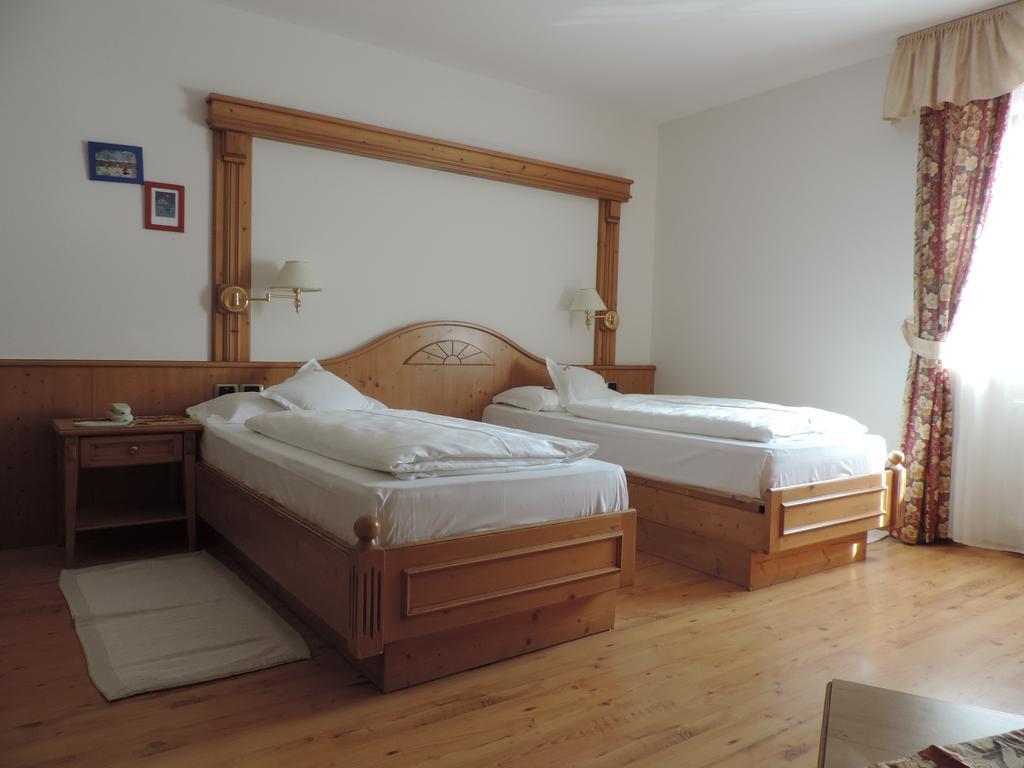Hotel Flora Selva di Val Gardena Rom bilde