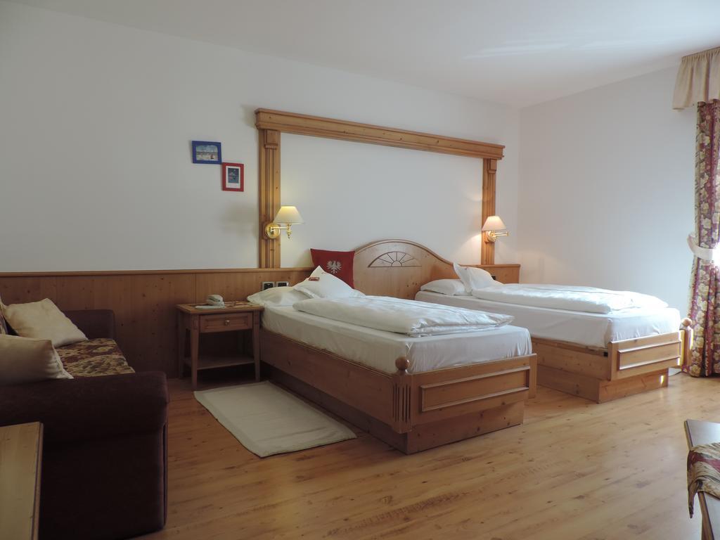 Hotel Flora Selva di Val Gardena Rom bilde