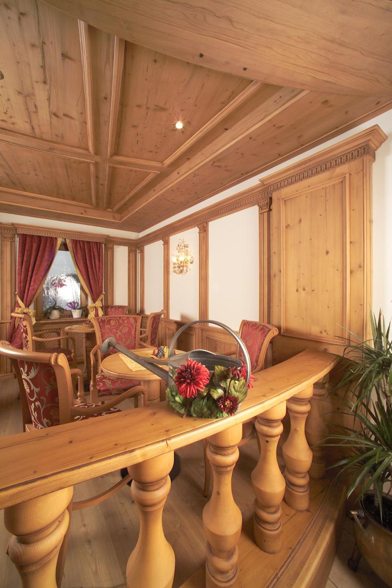 Hotel Flora Selva di Val Gardena Eksteriør bilde