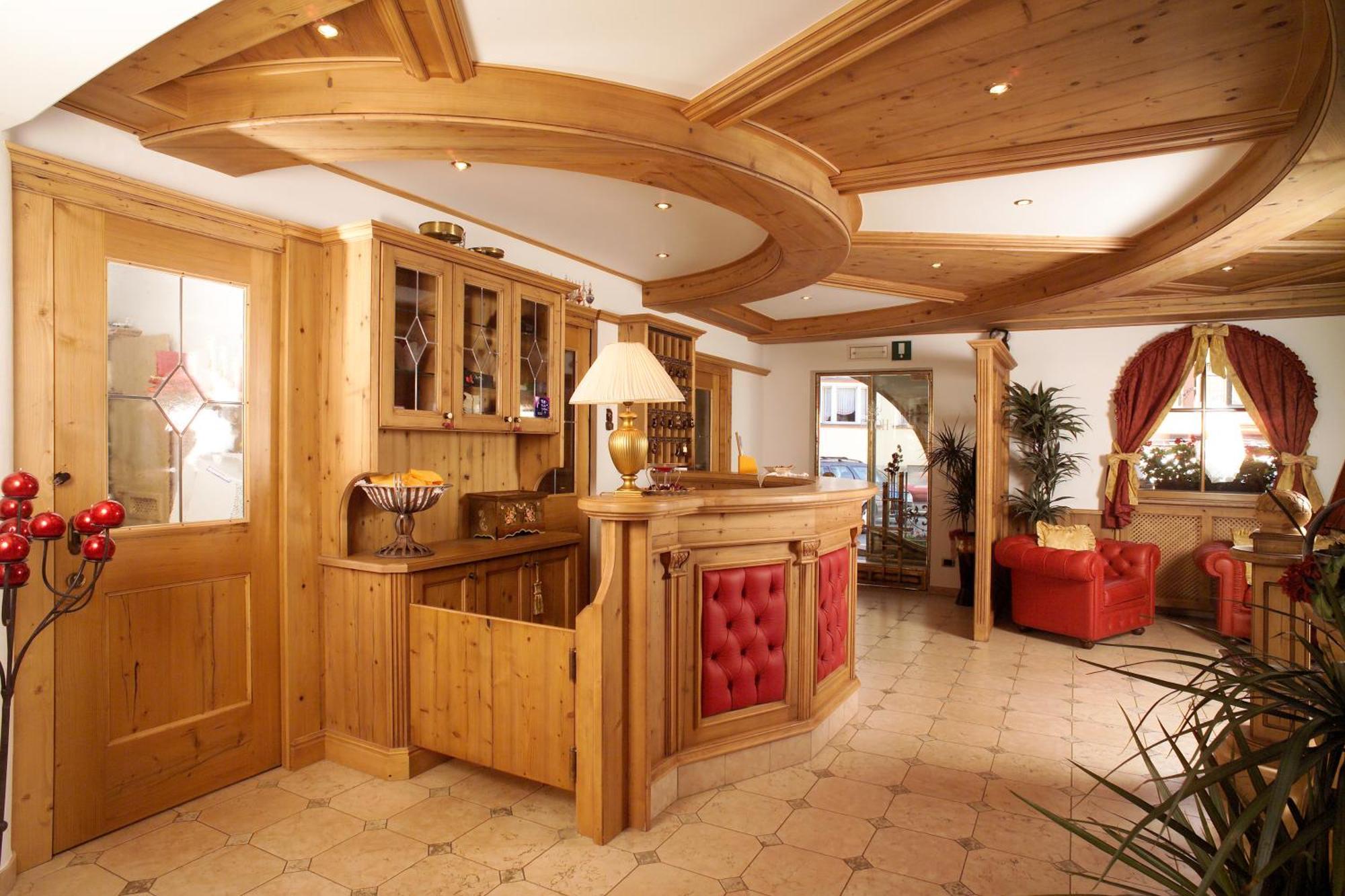 Hotel Flora Selva di Val Gardena Eksteriør bilde