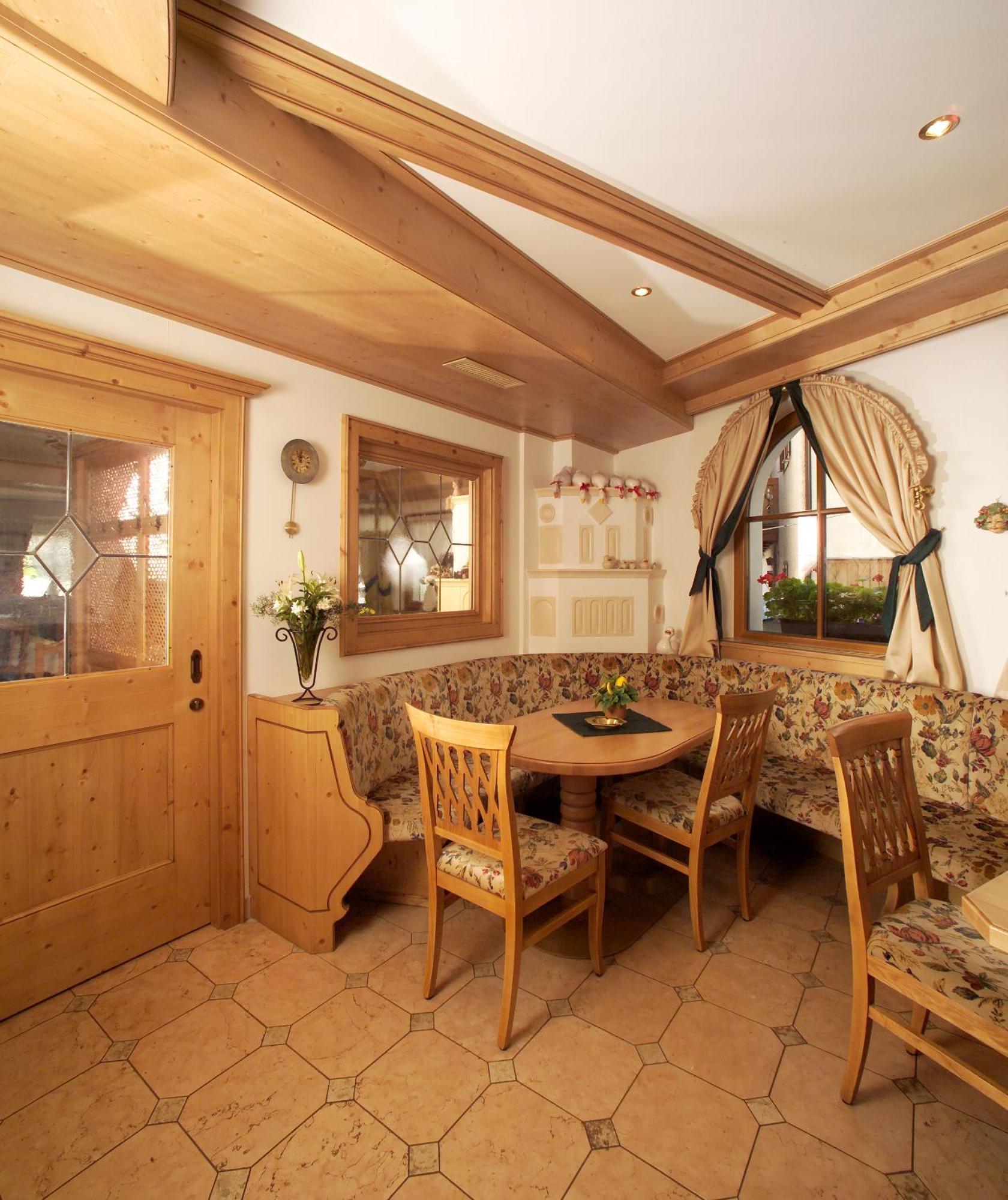 Hotel Flora Selva di Val Gardena Eksteriør bilde