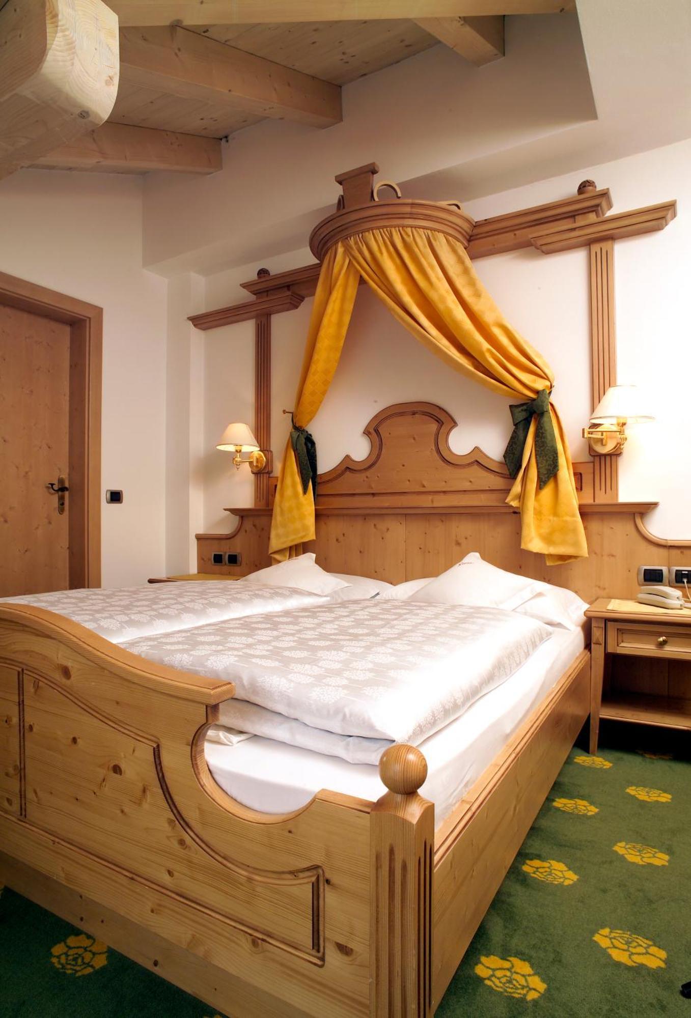 Hotel Flora Selva di Val Gardena Eksteriør bilde