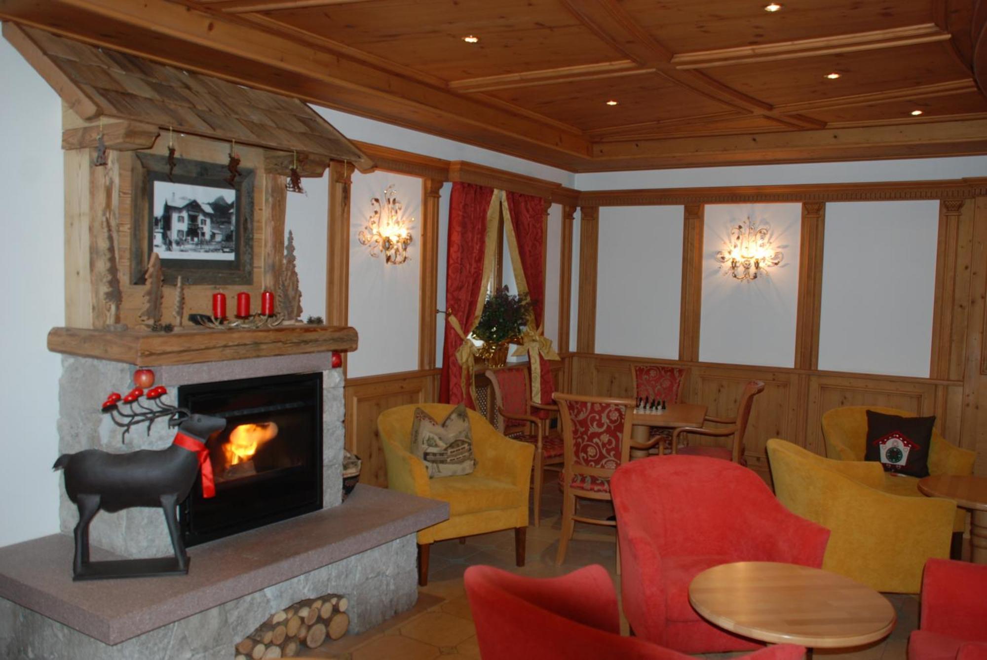 Hotel Flora Selva di Val Gardena Eksteriør bilde