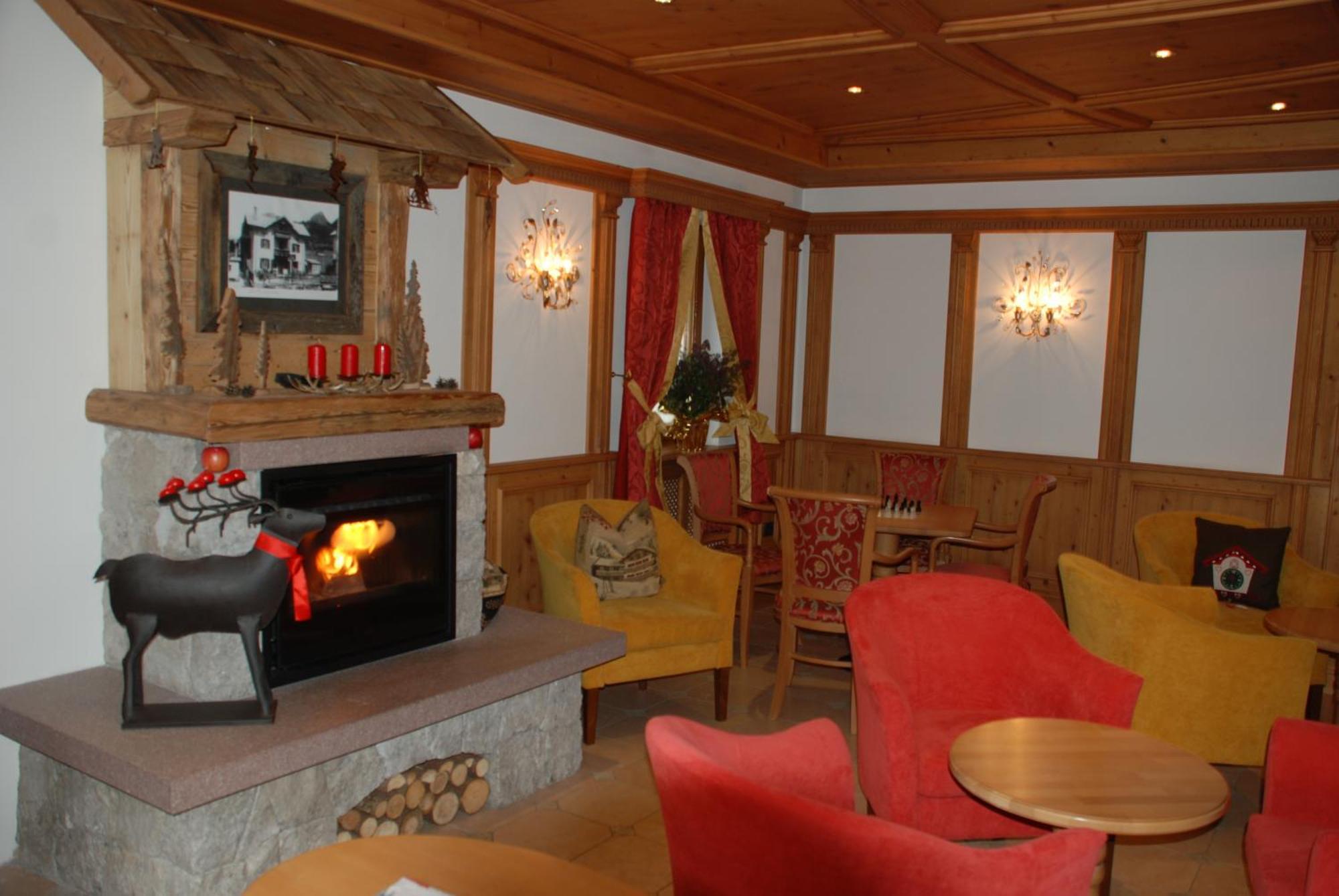 Hotel Flora Selva di Val Gardena Eksteriør bilde